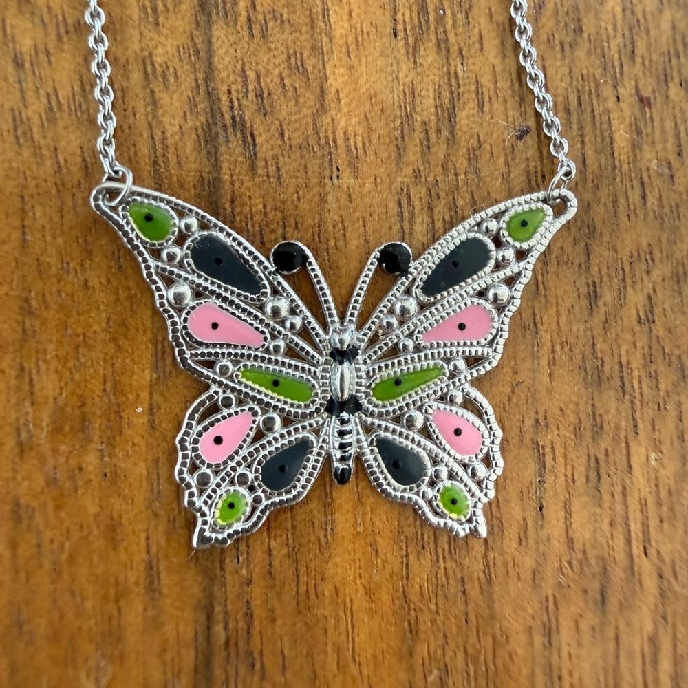Chic 18k white gold  Butterfly Necklace with Pink and Green Details